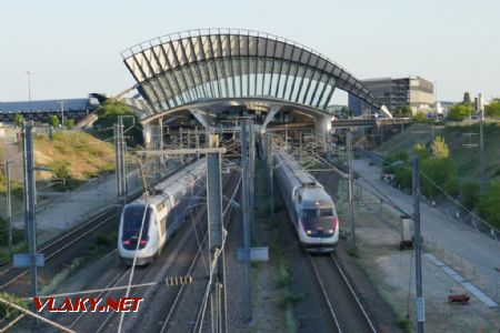 Lyon Saint-Exupéry TGV: Réseau-Duplex se rozjíždí naproti Duplexu v plné rychlosti, 26. 5. 2022 © Libor Peltan