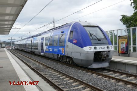 Avignon TGV: obracející AGC na osobáku přes Avignon kamsi, 24. 5. 2022 © Libor Peltan
