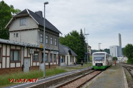 Blankenstein: obracející RS1 Erfurter Bahn na pozadí papírny, 5. 6. 2022 © Libor Peltan