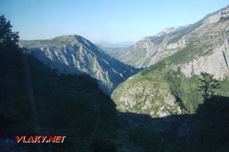 15.7.2022, Úchvatné výhľady na čiernohorské hory z vlaku ©Oliver Dučák