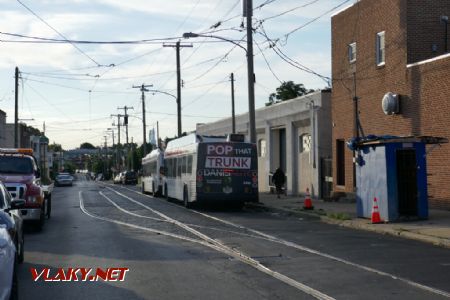 Philadelphia/Girard Avenue & 63rd Street: bloková konečná zautobusovatělé linky 15, 31. 7. 2022 © Libor Peltan