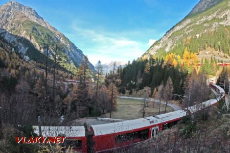 29.10.2022 – Najdlhší osobný vlak zjazduje smer Bergün, Albula © Alenka