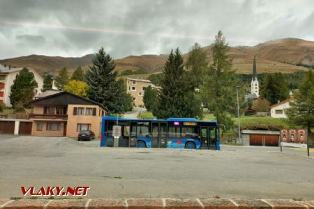Zuoz, návazný autobus, 29.9.2022, © Tomáš Kraus