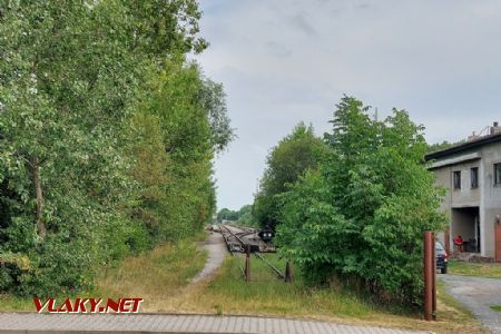 Hořelice, kladenské zhlaví od silnice 605, vzadu lze tušit Regionovu na mostě, 19.8.2022, Tomáš Kraus