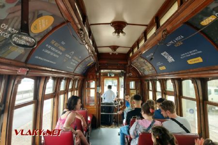 Porto, interiér historické tramvaje, 9.6.2023, Tomáš Kraus