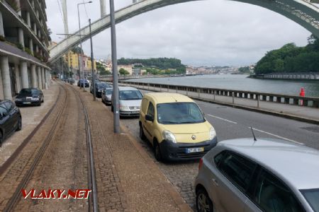 Porto, tramvajová trať pod mostem Arrábida, 9.6.2023, Tomáš Kraus