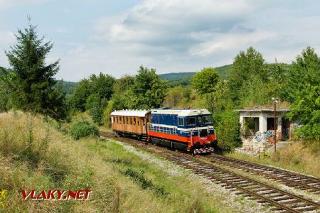 Rušeň je zverený do starostlivosti Klubu železničnej nostalgie Bratislava východ, ktorý ho nasadzuje na nostalgické vlaky, Paprad, 29.8.2020 © Peter Nikmon