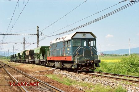 Stroj 721.602 pri svojej bežnej práci - vozba pracovných vlakov, Trebišov, 31.5.2004 © Václav Vyskočil