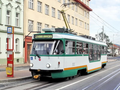 Ilustrační foto - 18.08.2007 - Liberec: rekonstruovaná tramvaj typu Vario LF če. 54 na lince č. 3  © PhDr. Zbyněk Zlinský