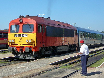 Zalaszentiván - vlak IC Corvinus Wien - Pécs s lokomotivou řady M41 MÁV, 17.7.2007  © Tomáš Kraus