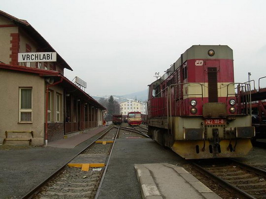 25.2.2008 - Vrchlabí 742.111 jako lokomotivní vlak © Jakub Vyskočil