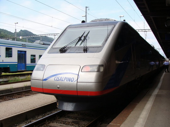 13.8.2008 - Švajčiarsko: Železničná stanica Chiasso: Cisalpino sa čo chvíľami vydá na svoju cestu naprieč Gotthardskou železnicou © Martin Kóňa