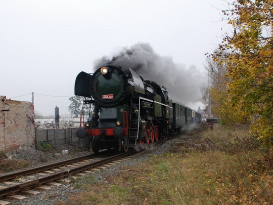 28.10.2008 - Olomouc: 464.202 při své první jízdě mezi hlavním nádražím a zastávkou Smetanovy Sady © Radek Hořínek