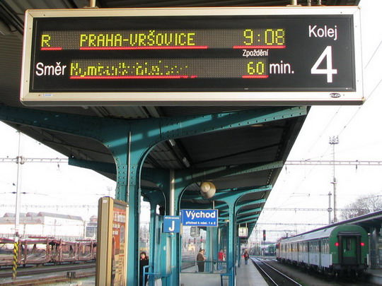 18.11.2008 - Hradec Králové hl.n.: signál o problémech v dopravě © PhDr. Zbyněk Zlinský 