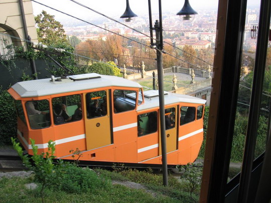 20.10.2008 - Bergamo, pozemná lanovka do starého mesta (Funicolare) © František Halčák