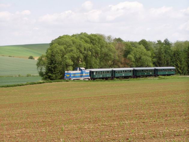 Posledný mimoriadny vlak do Zborovíc sa blíži, 23.5.2009 © Kamil Korecz