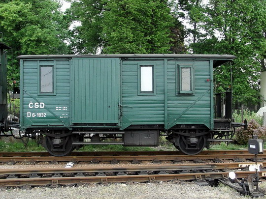 05.05.2007 - Jaroměř: služební vůz D 6-1832 v soupravě zvláštního vlaku © PhDr. Zbyněk Zlinský