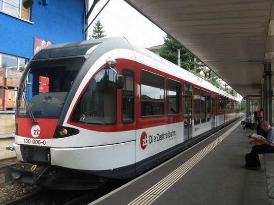 Hergiswil. S-Bahn smeruje do stanice Giswil © Martin Kóňa