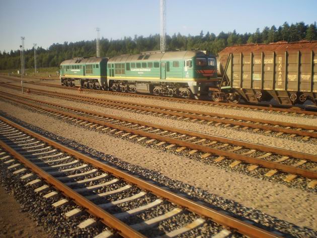 Dvoudílná lokomotiva řady 2M62 připravená k odjezdu ze seřazovacího nádraží Vaidotai. 20.8.2010 © Jan Přikryl