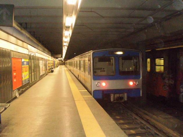 Stará souprava metra na konečné linky A Rebibbia. 7.7.2010 © Jan Přikryl