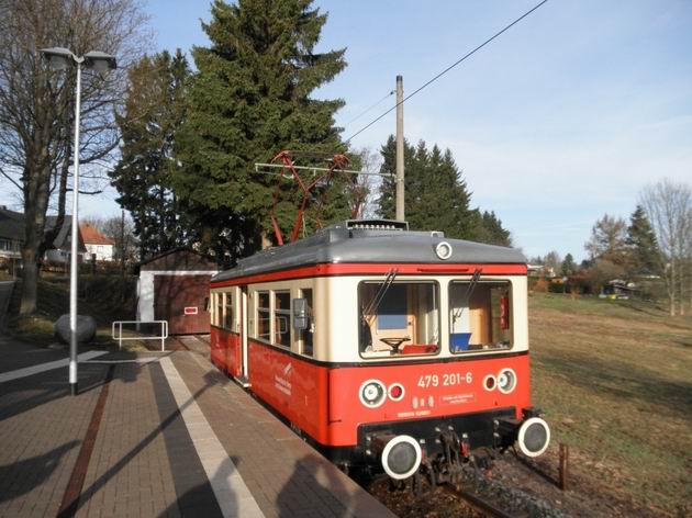 Elektrický vůz po příjezdu do stanice Cursdorf. © Aleš Svoboda, 2.4.2011