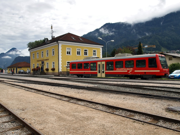 Staničná budova Zillertalbahn v Jenbachu