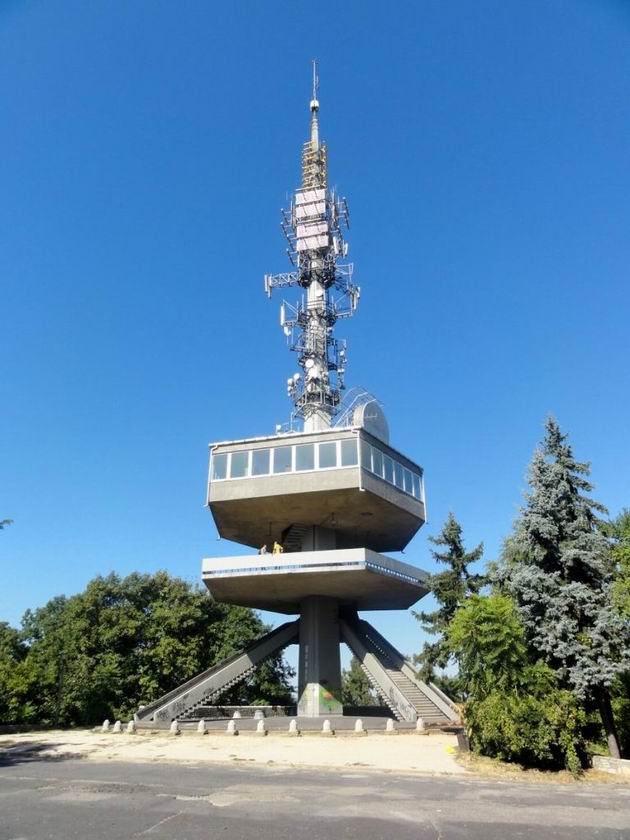Miskolc: televizní věž na vrcholu kopce Avas ze 60. let. 1.10.2011 © Jiří Mazal