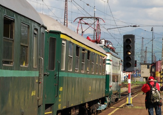 Koniec 9. narodeninovej jazdy, historický vlak odchádza zo stanice do bývalého RD Vrútky, © Kamil Korecz