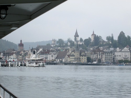 Luzern: o pár minút zakotvíme- prístav je na okraji centra blízko stanice 