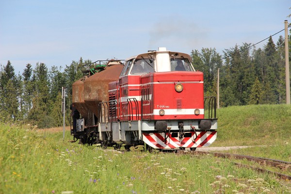Požiarny vlak vedený rušňom T 444.1082 v sedle Zbojská, 1.8.2015, © Igor Molnár