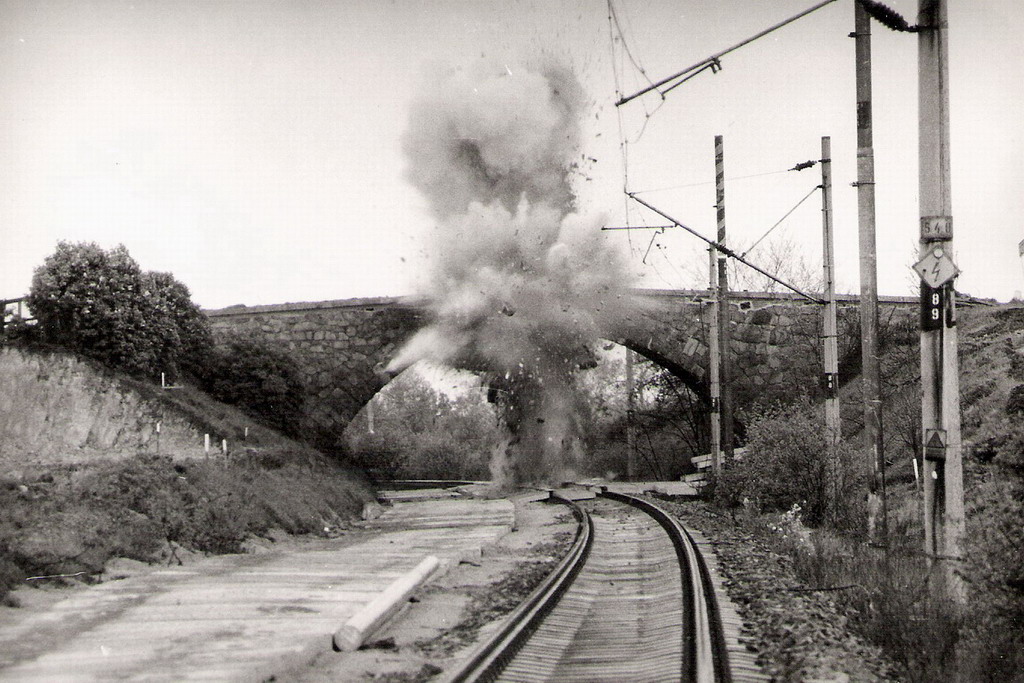 Demolice mostu, 10.5.1990, Jan Kubeš