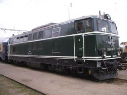 Historický vlak doviezol rakúskych turistov do Pezinka