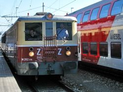 Cesta na jih: Dnešek opravené stanice a nostalgie zarostlé trati