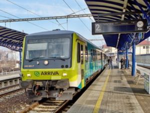 Arriva rozjíždí vlaky z Prahy do Benešova a Trenčína