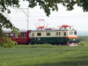 První zvláštní jízda lokomotivy E 422.003 (100.003-3)