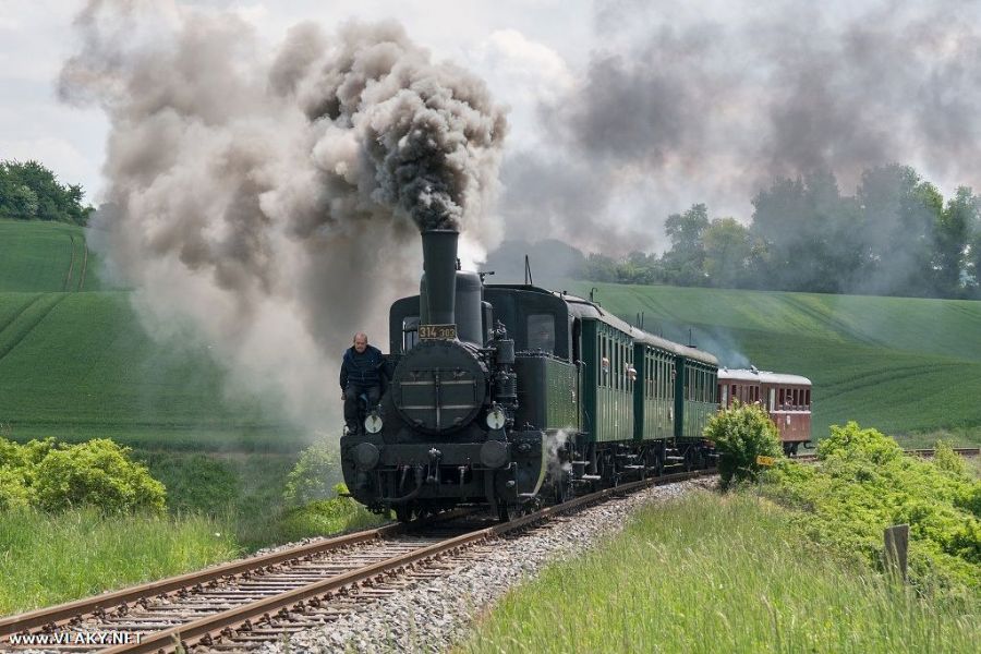 Svezte se historickými vlaky do Pohádkového lesa!