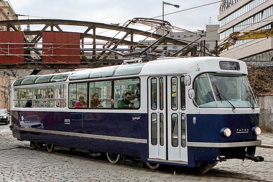 Zajímavé tramvaje v pražských ulicích